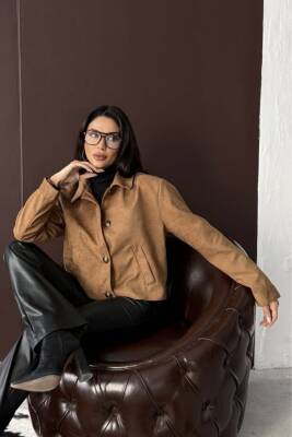 YAKALI MODEL SUNİ SÜET ASTARLI KISA CEP DETAYLI CEKET